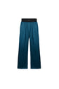 Silk trousers in the shade of "Berlin Azure