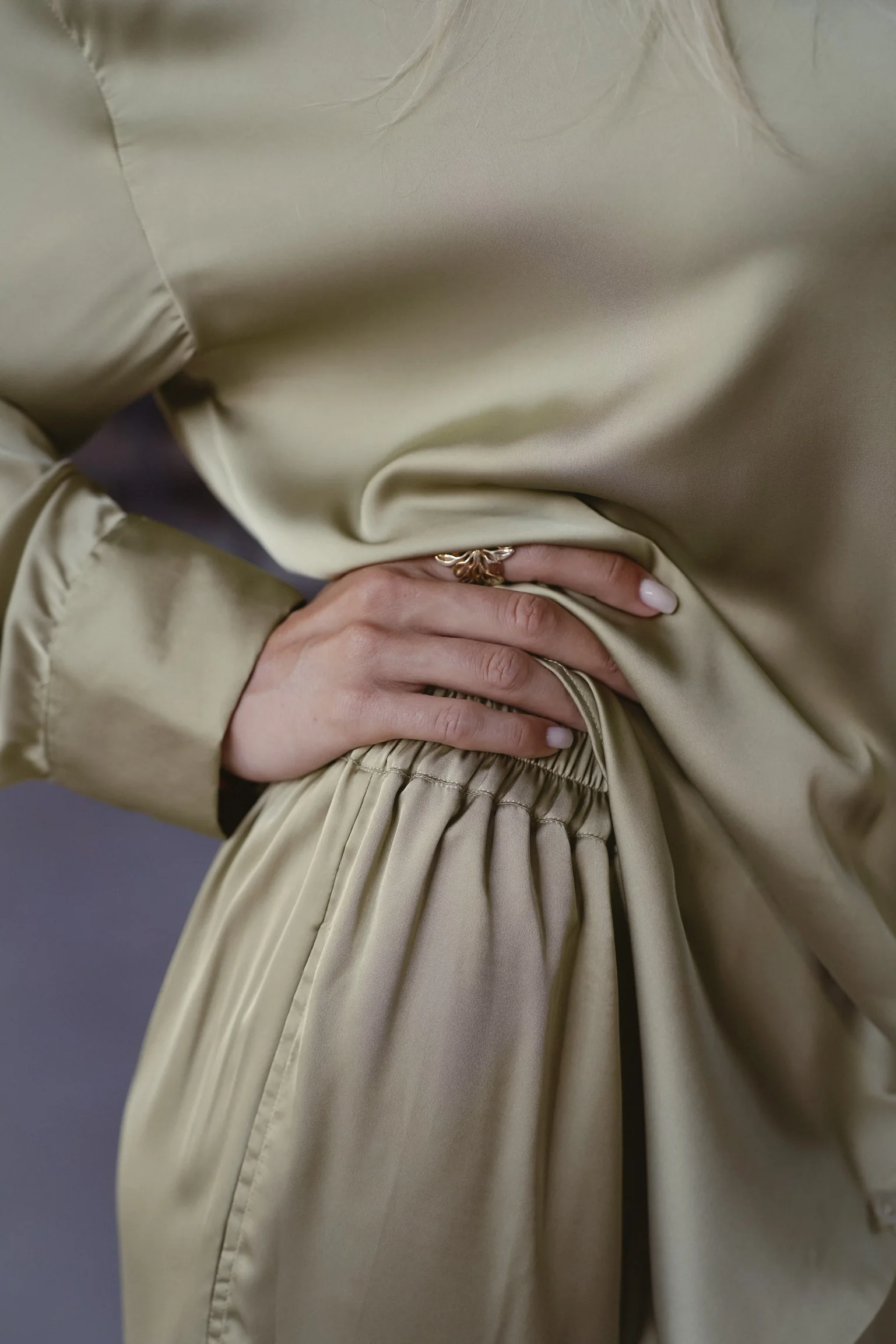 MIDNIGHT OLIVE SILK SET: SHIRT & LONG PANTS